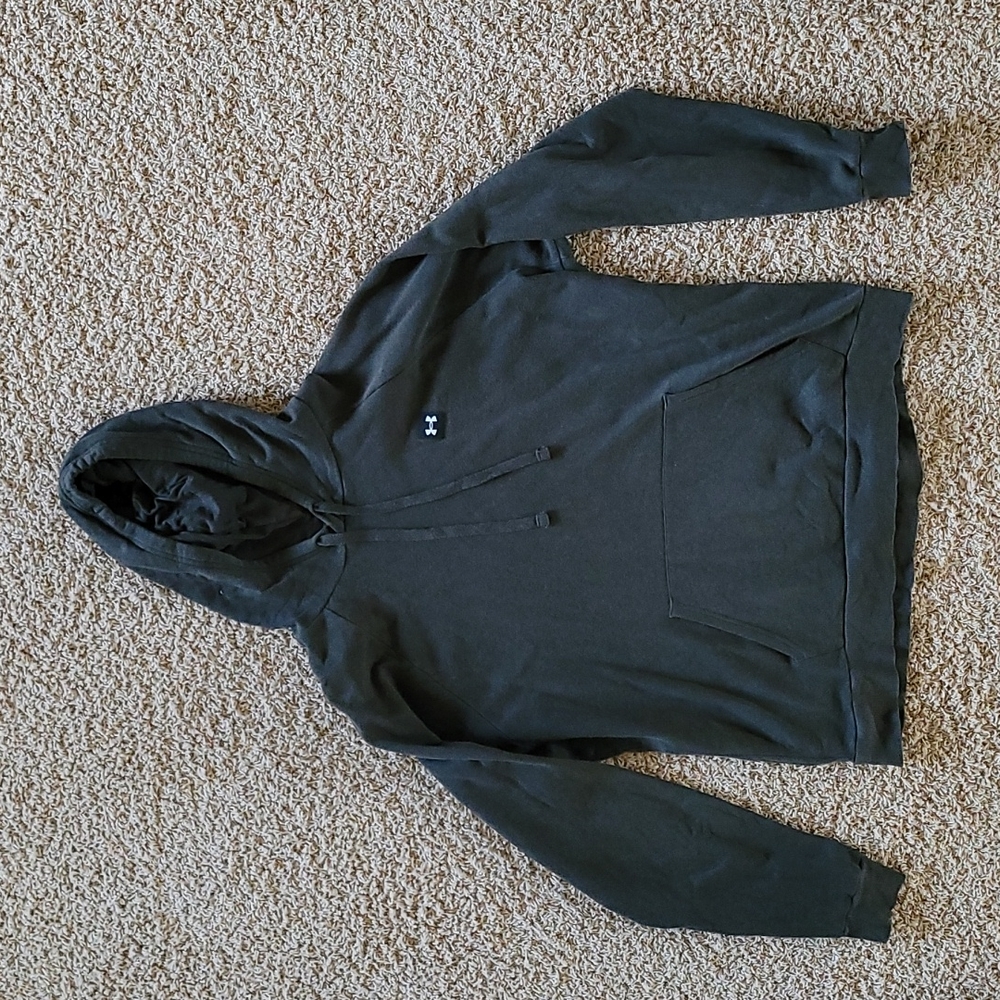 Under Armour sweatshirt